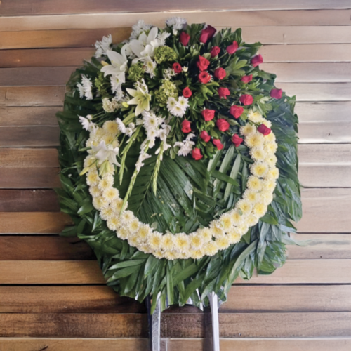 Corona roja de hortensias