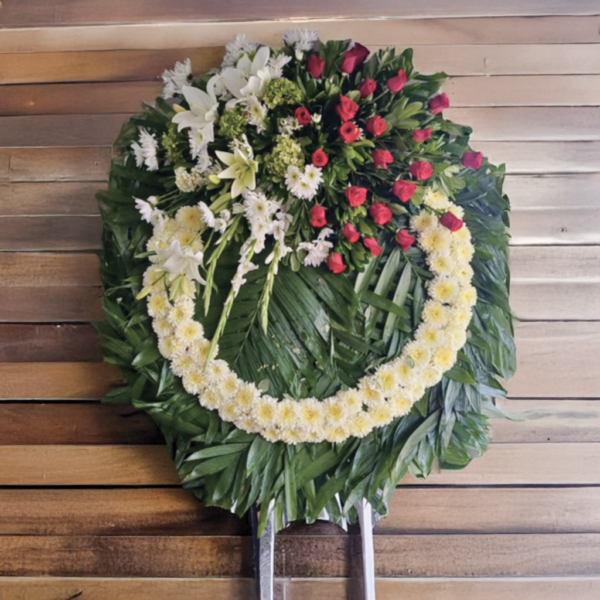 Corona roja de hortensias